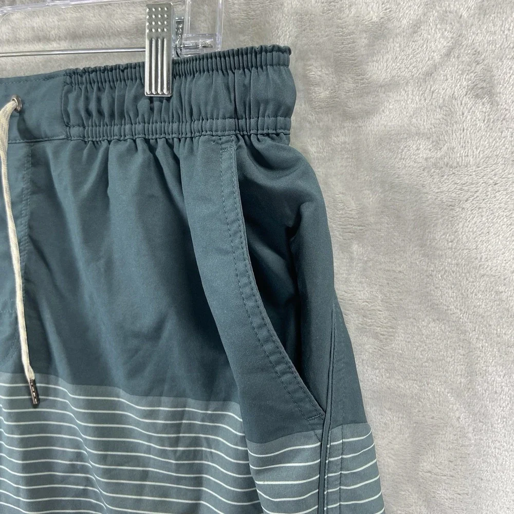 Vuori Shorts Mens XL Trail Lined 6